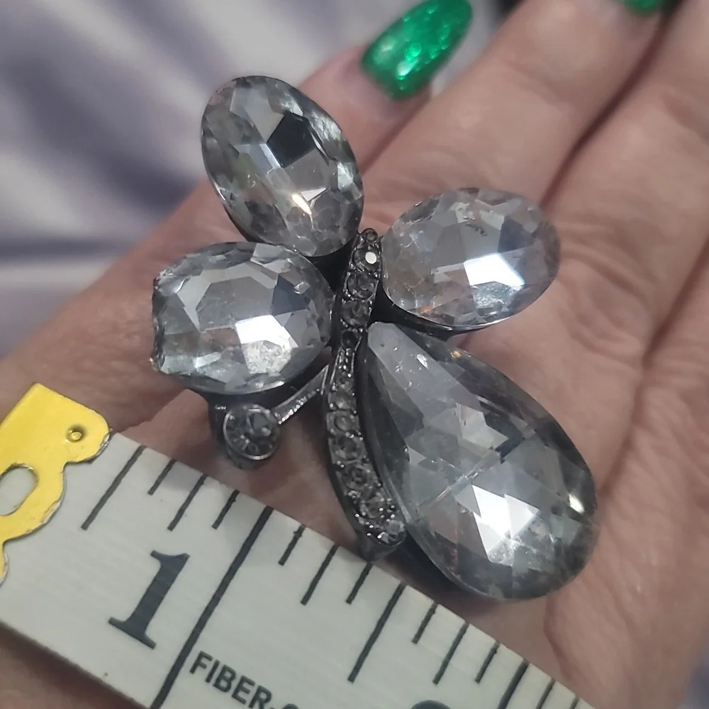 Elasticized sparkly butterfly statement ring 7 8 9